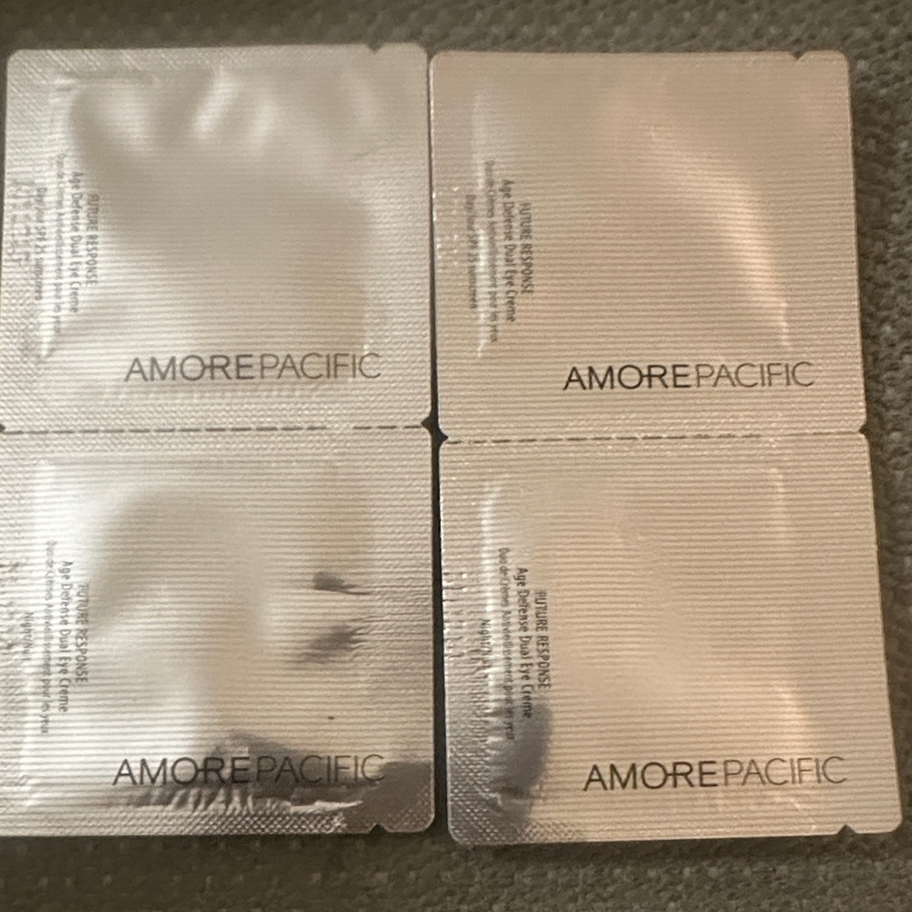 Amore Pacific FUTURE RESPONSE
Age Defense Dual Eye Creme